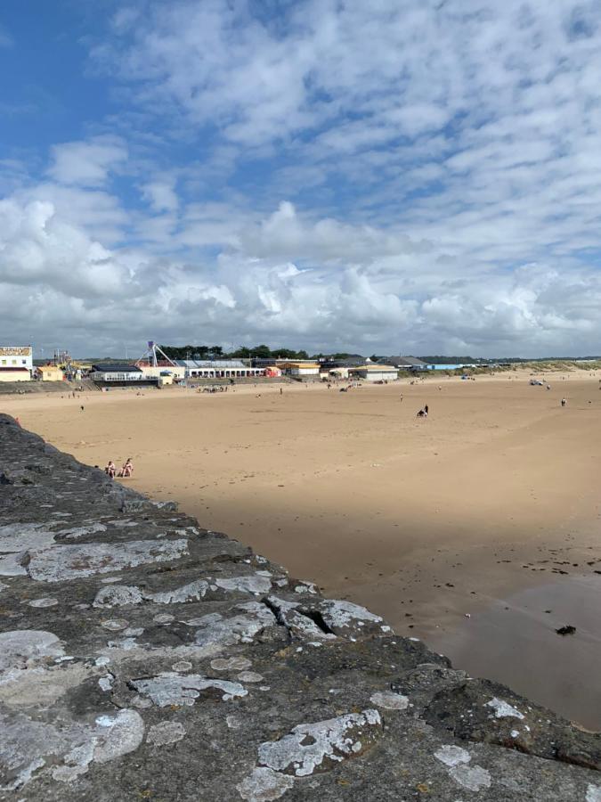 Phoenix Caravan Hire, Trecco Bay 波斯考尔 外观 照片